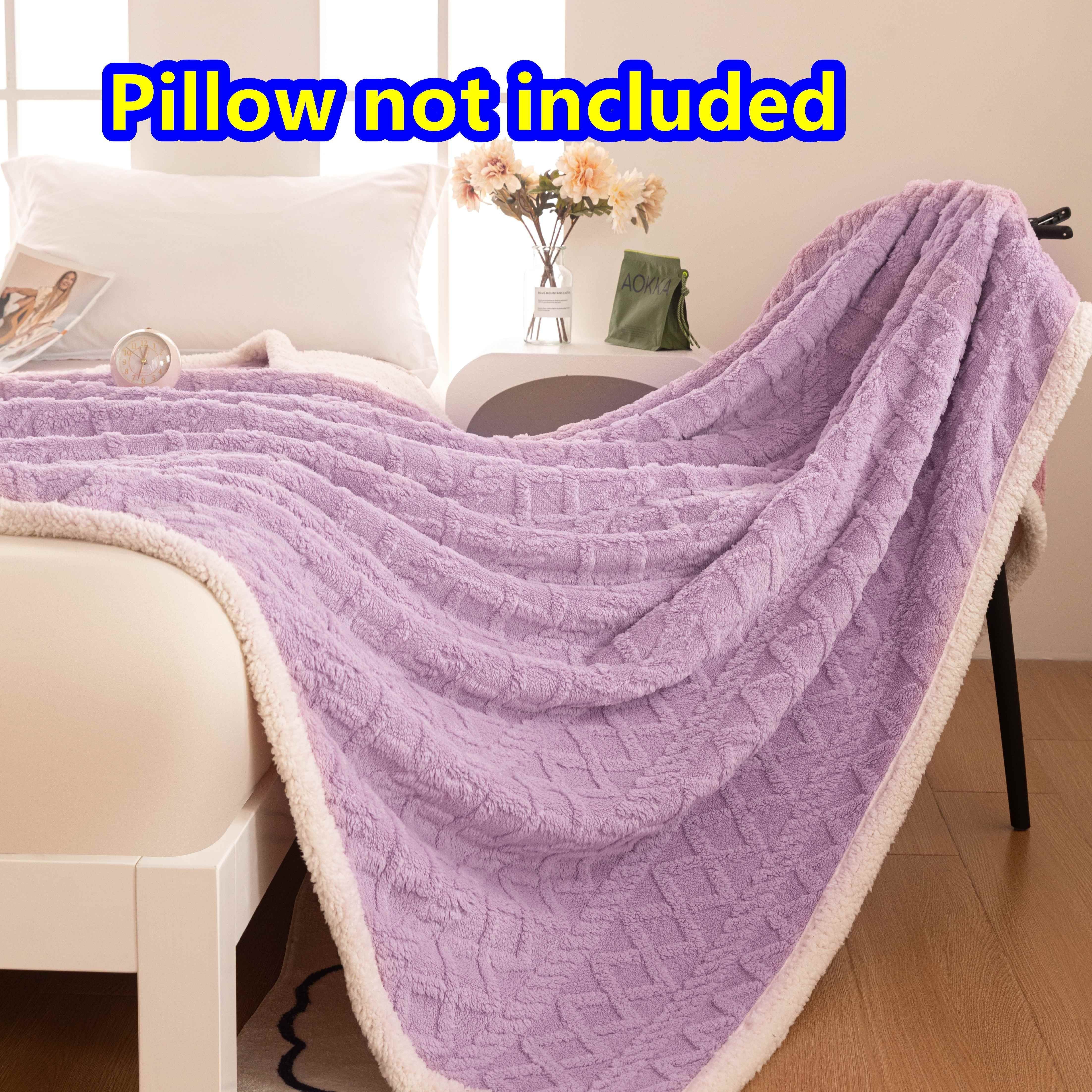 Double-Layered Soft Fleece Blanket with Geometric Pattern for Couch and Living Room Lightweight Polyester Throw 200-250gsm
