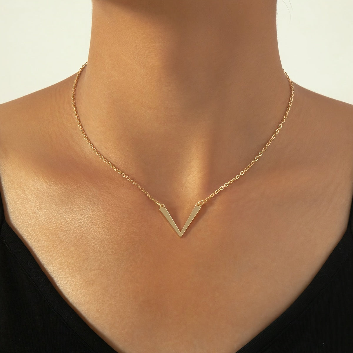 Women's Alloy Geometric V-Shaped Pendant Necklace for Daily Wear