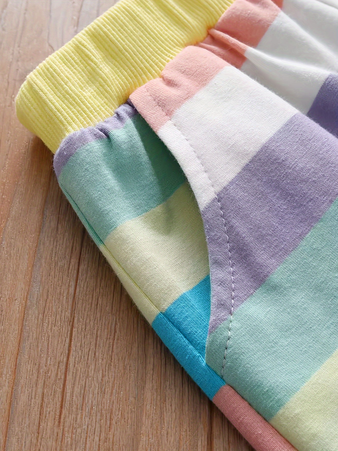 Girls Summer Clothing Set Cotton T-Shirt and Striped Shorts for Outdoor Activities