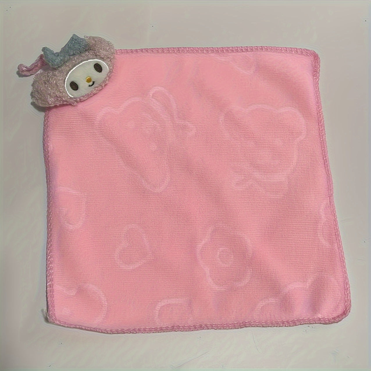 Sanrio-dan Kuromi tasvirlangan kichik osma qo'l sochiq, oshxona va hammom uchun mos.