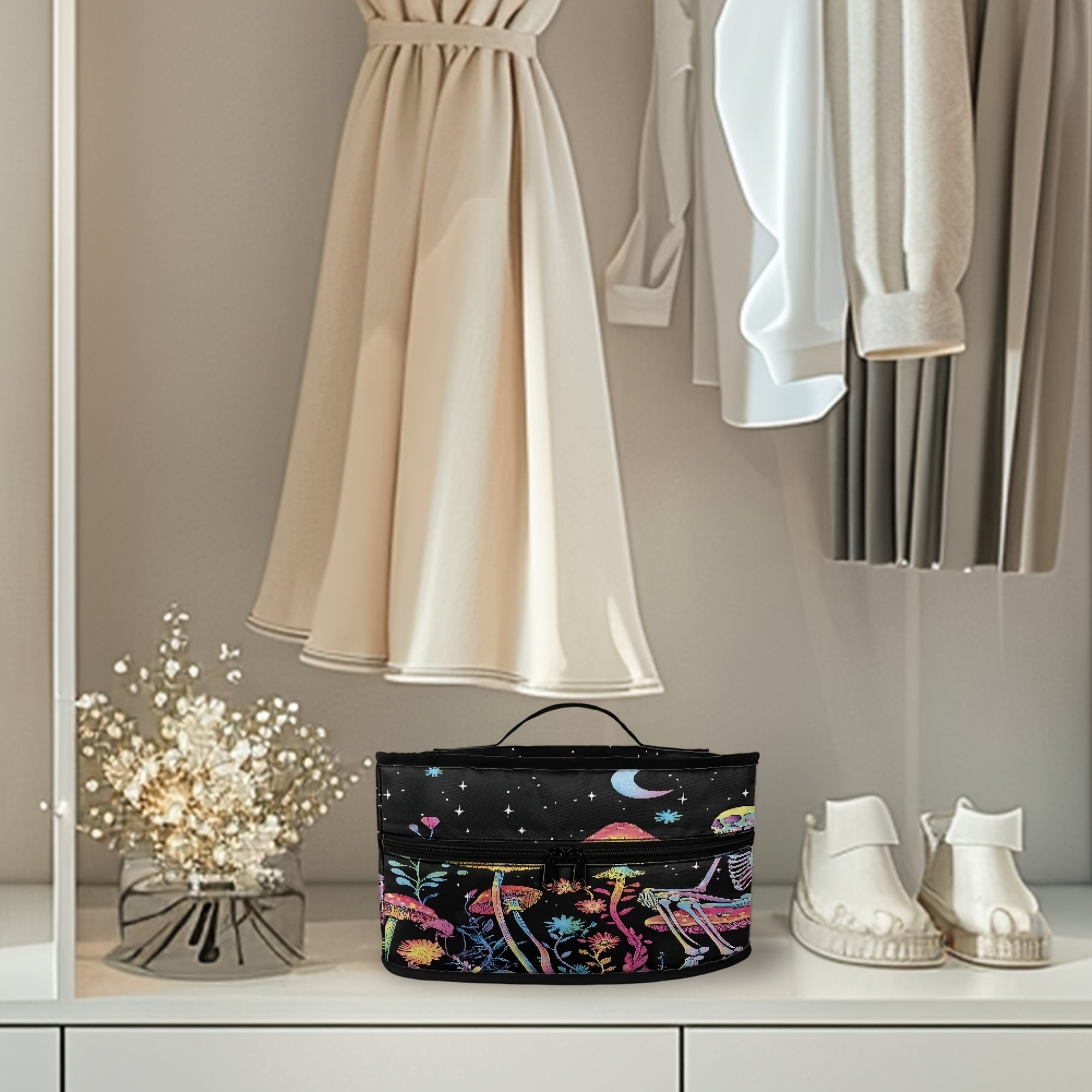 Portativ kiyim tozalash sumkasi, qo'ziqorin boshli bosma, chang o'tkazmaydigan polyester, sayohat uchun saqlash