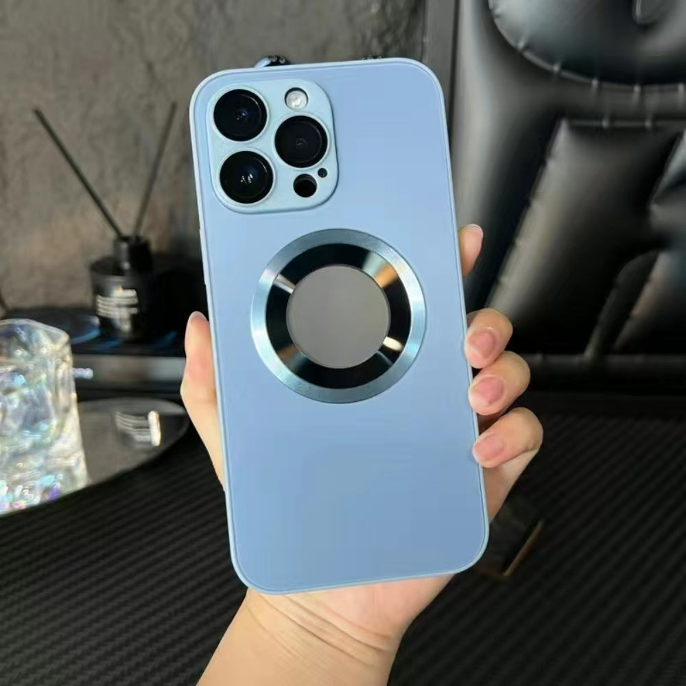 Роскошный металлический чехол для телефона из титана с полым логотипом, разработанный для Iphone 16-11 Pro Max Plus. Особенности включают магнитную беспроводную зарядку, защиту объектива камеры от ударов.