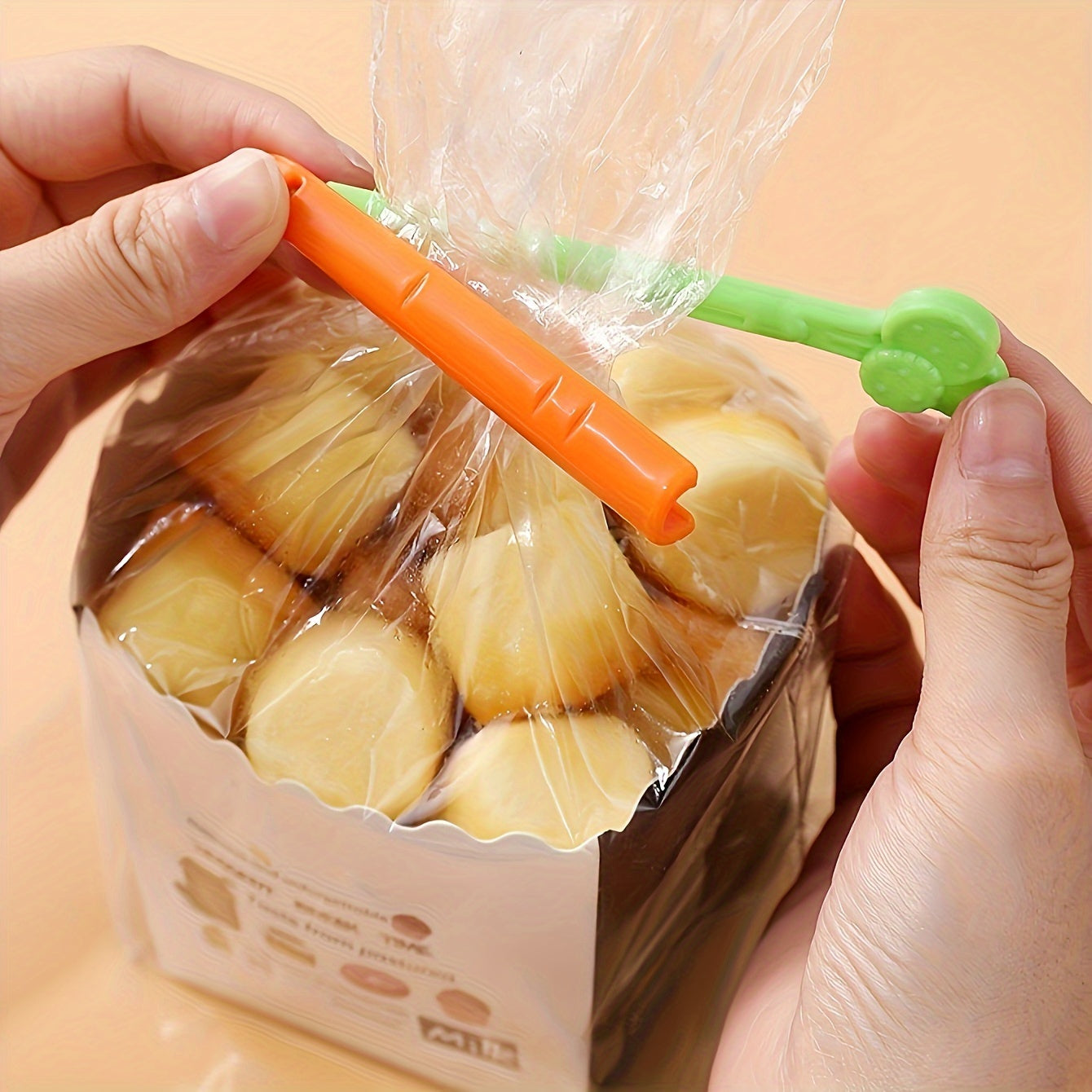 Set of 5 Carrot Seal Clips with Magnetic Storage Box Food Snack Bag Sealing Clips for Dustproof Moistureproof Freshness