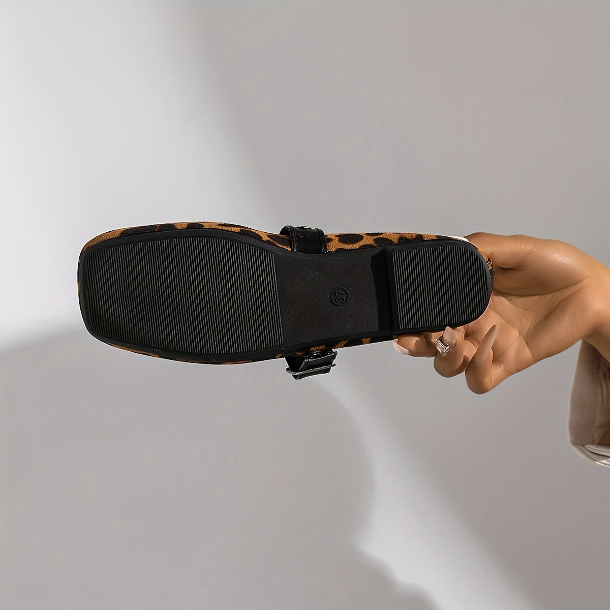 Zapatos de mujer con estampado de leopardo en Mary Jane, de tela, con cordones y correa en el tobillo