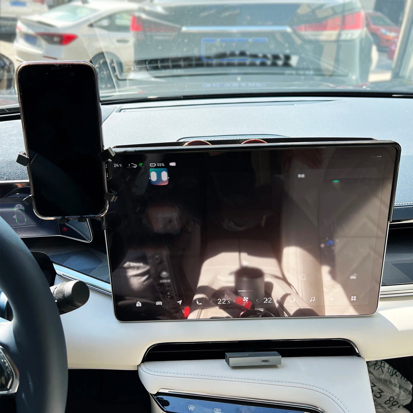 Car Phone Holder Center Screen Fixed Bracket Phone Mount for SUV SUV Guide