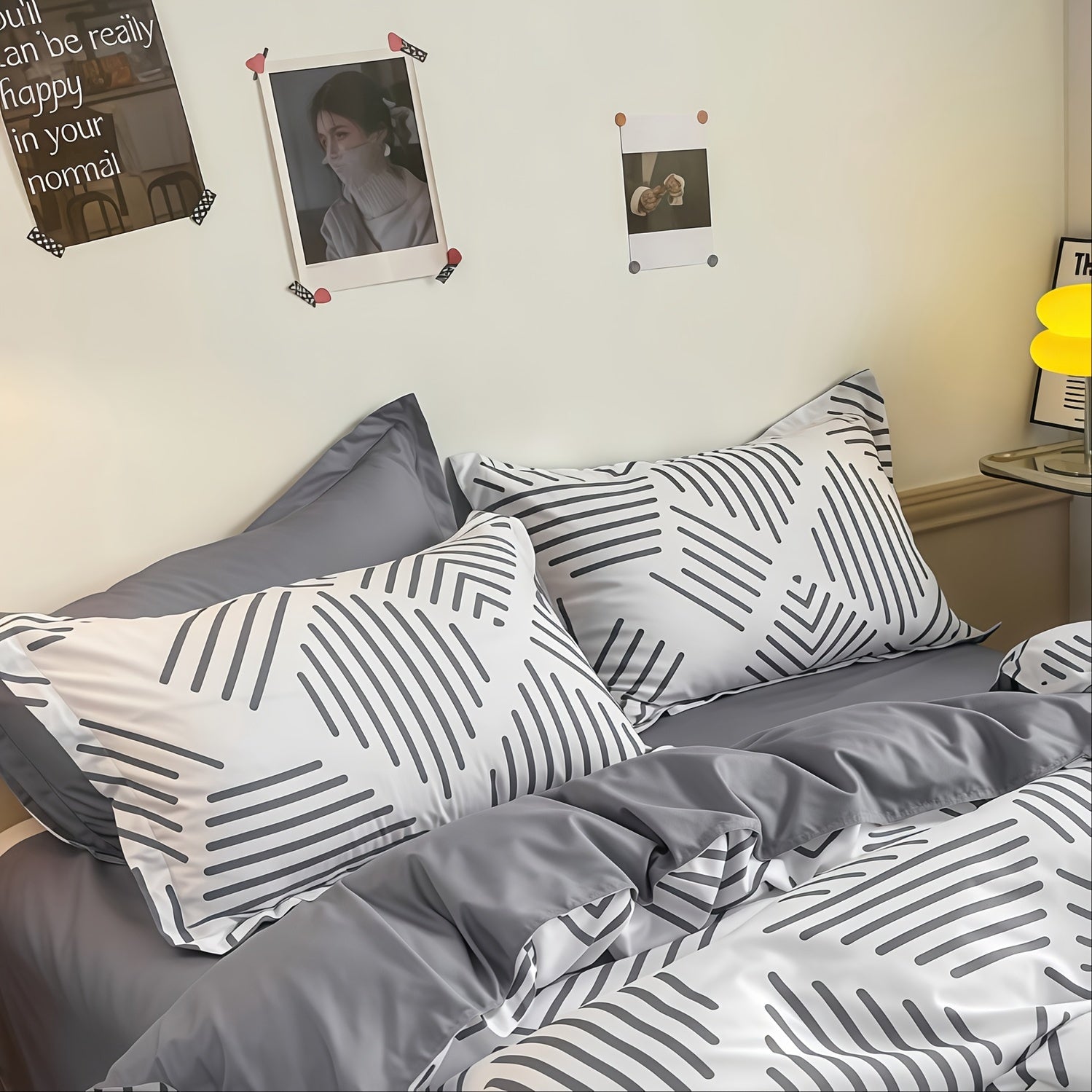 Yumshoq nafas oladigan geometrik yostiq qoplami, barcha mavsumlar uchun chuqur choʻntaklar bilan