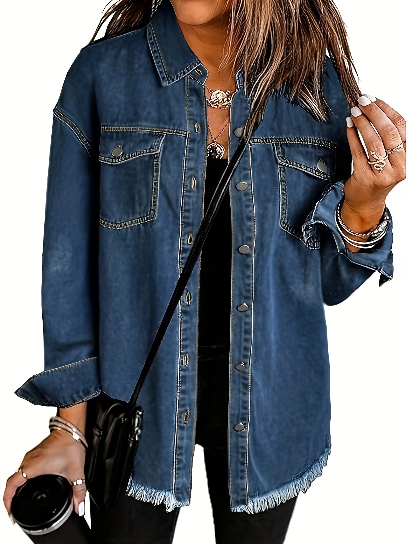 Ayollar uchun qora denim kurtka uzun qolli, tugma bilan yopiladigan, soqqal qirqilgan kanti va cho'ntaklar bilan