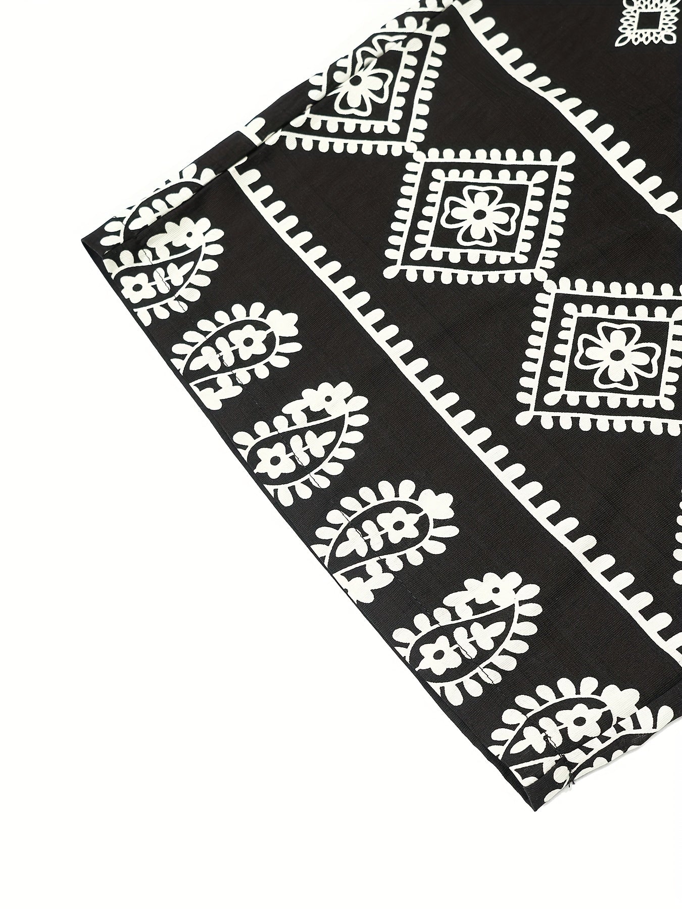 Шорты для женщин больших размеров с черно-белым геометрическим принтом, повседневные, средней длины