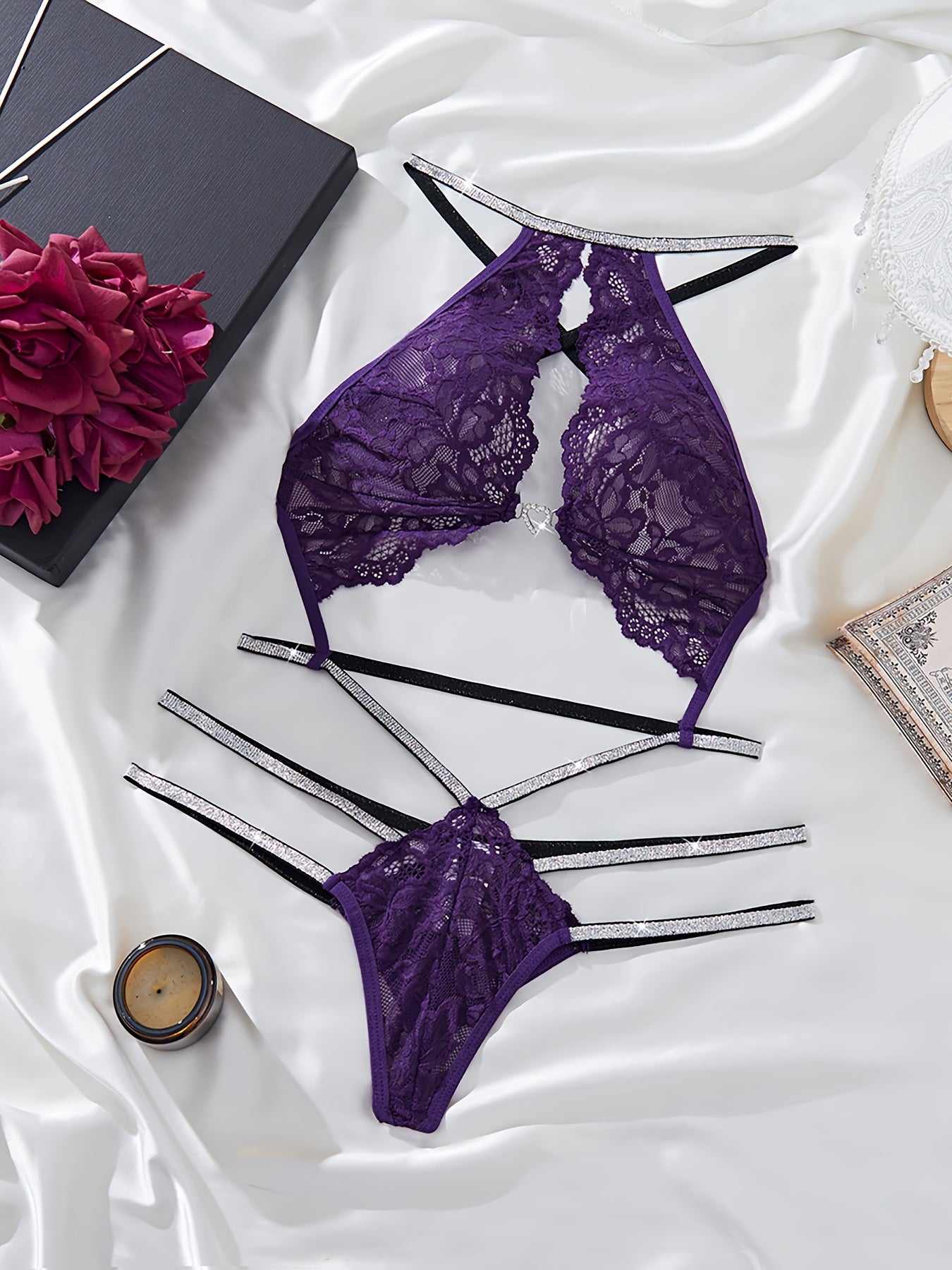 Yozilgan ipdan qilingan yangi dantel birikma bodysuit, osilgan bo'yin dizayni bilan, jozibali ko'rinish uchun.