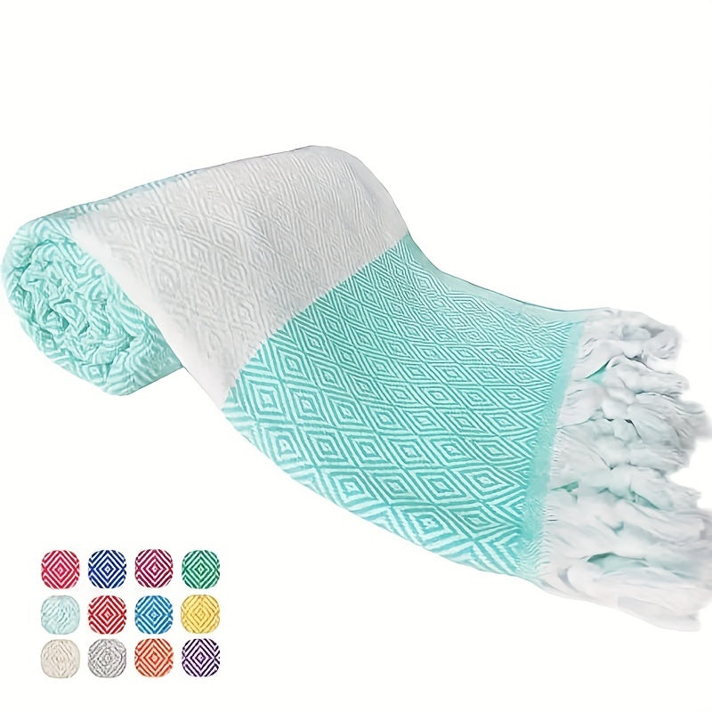 1 dona turk plyaj sochiq, jakardli romb dizayni bilan, tez quriydigan va qumga yopishmaydigan, o'lchami 71" x 39" (100 sm x 180 sm) plyaj va hammomda foydalanish uchun.