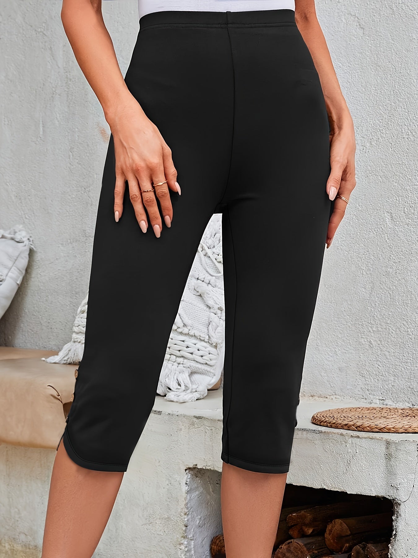 Ayollar uchun kattaroq o'lchamdagi Capri legginslar, bir rangli, qulay fit, elastik belbog'