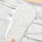 O'g'il bolalar uchun nafas oladigan yengil ochiq oyoq kiyimlari, sirpanmaydigan to'r bilan.