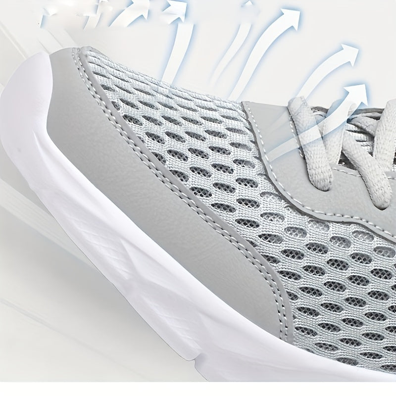 Yengil, mustahkam erkaklar yugurish poyabzallari yozda qulay ochiq havoda mashg'ulotlar uchun.