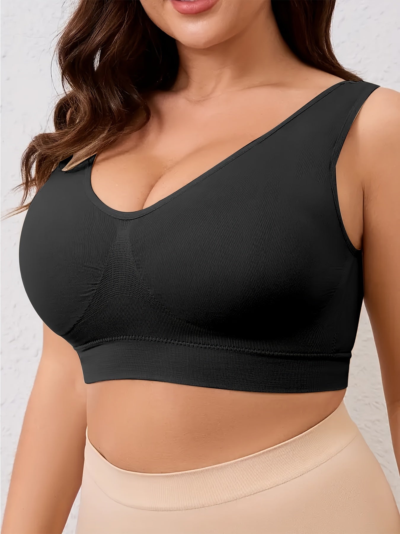 Plus-Size Wireless Sports Bra Seamless Cross-Back Removable Pads