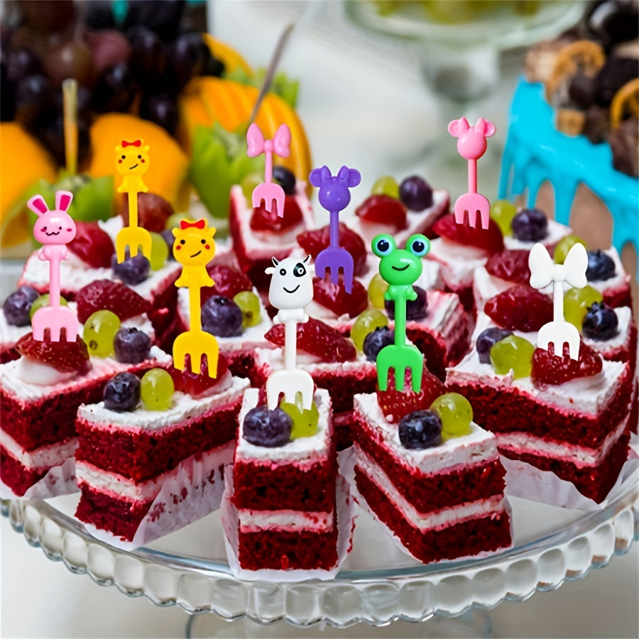 30-Piece Animal-Themed Plastic Fruit and Dessert Forks Set for Parties and Picnics