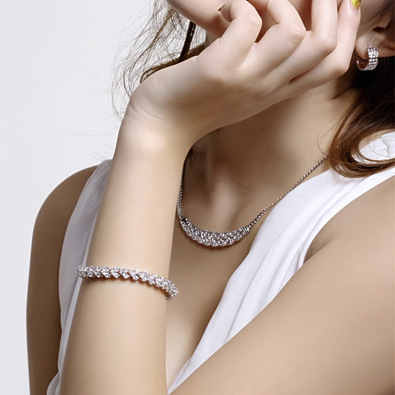 S925 sterling kumushdan yasalgan porloq Moissanite bilaguzuk, har kuni kiyish yoki sovg'a berish uchun oson uslubda va ko'p qirrali.