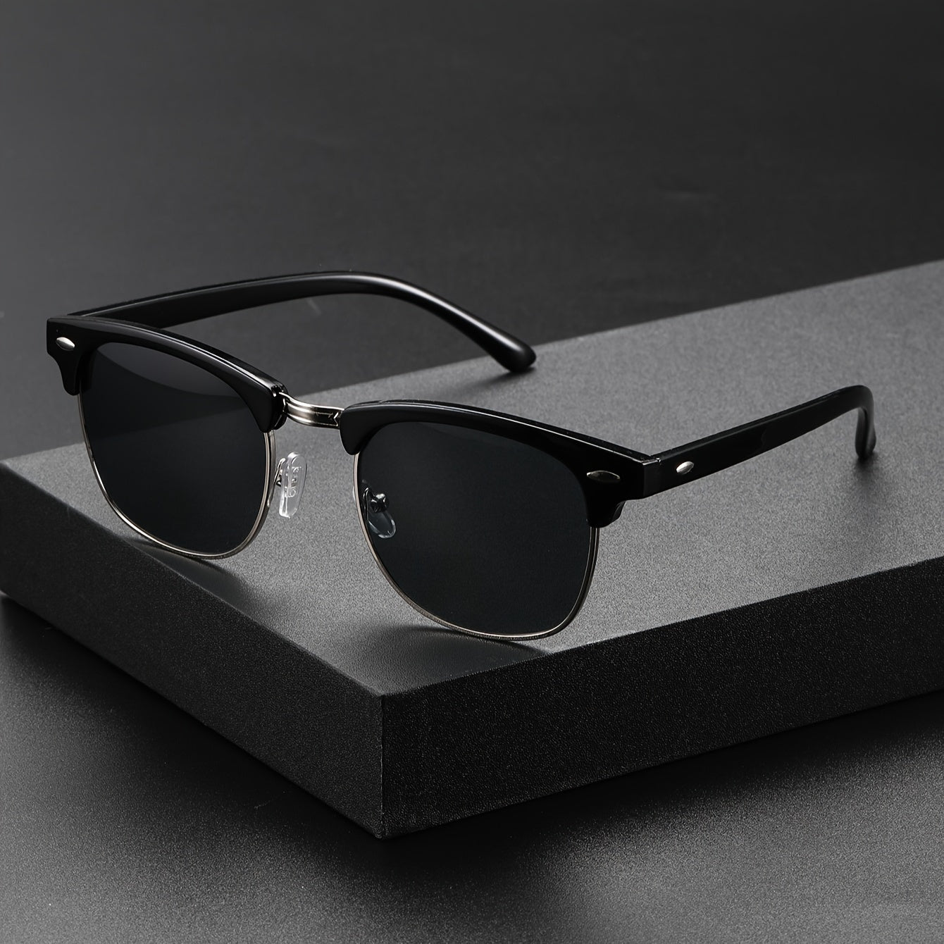 Men's Oval Sunglasses with UV Protection for Travel and Casual Wear