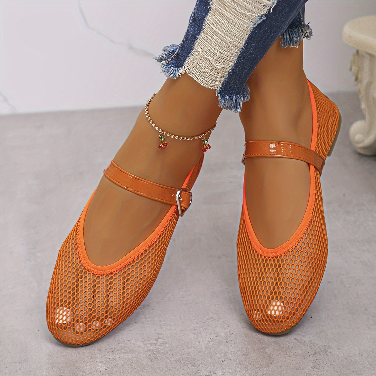 Women's Mesh Flats Lightweight Slip-On Casual Shoes in Solid Colors