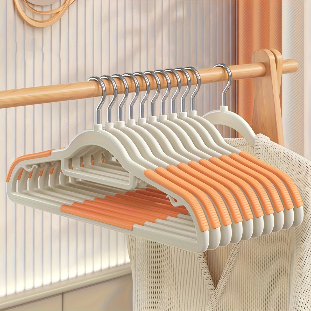20 Non-Slip Heavy Duty Plastic Clothes Hangers for Organizing and Drying