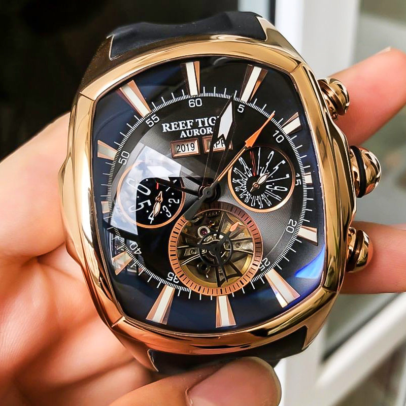 Reef Tiger Lüks Erkaklar Mexanik Tourbillon Soati, ko'k dial, zanglamas po'latdan yasalgan korpus, silikon tasma, kalendar funksiyasi, avtomatik qaytargich, sport dizayni RGA3069, norasmiy foydalanish uchun mos.