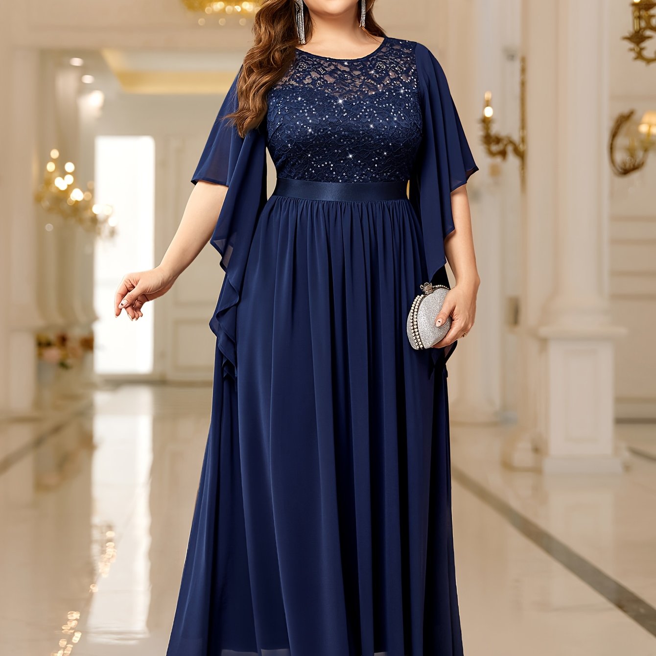 Темно-синее макси-платье с кружевной отделкой и рукавами-бабочками для вечерних вечеринок