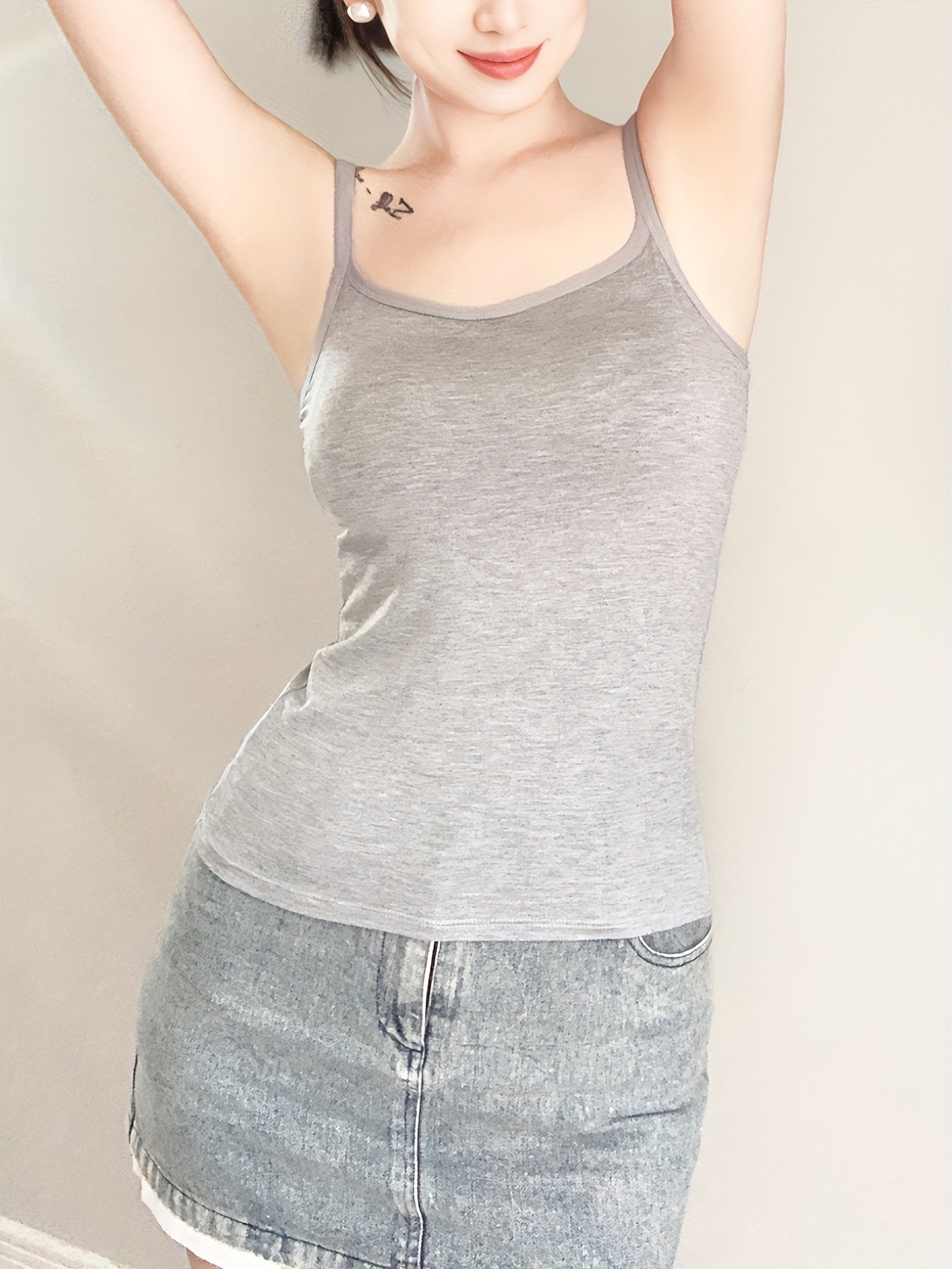 Базовый топ-камисол с круглым вырезом, с подкладкой и без спинки, подходит для повседневной носки и нижнего белья.