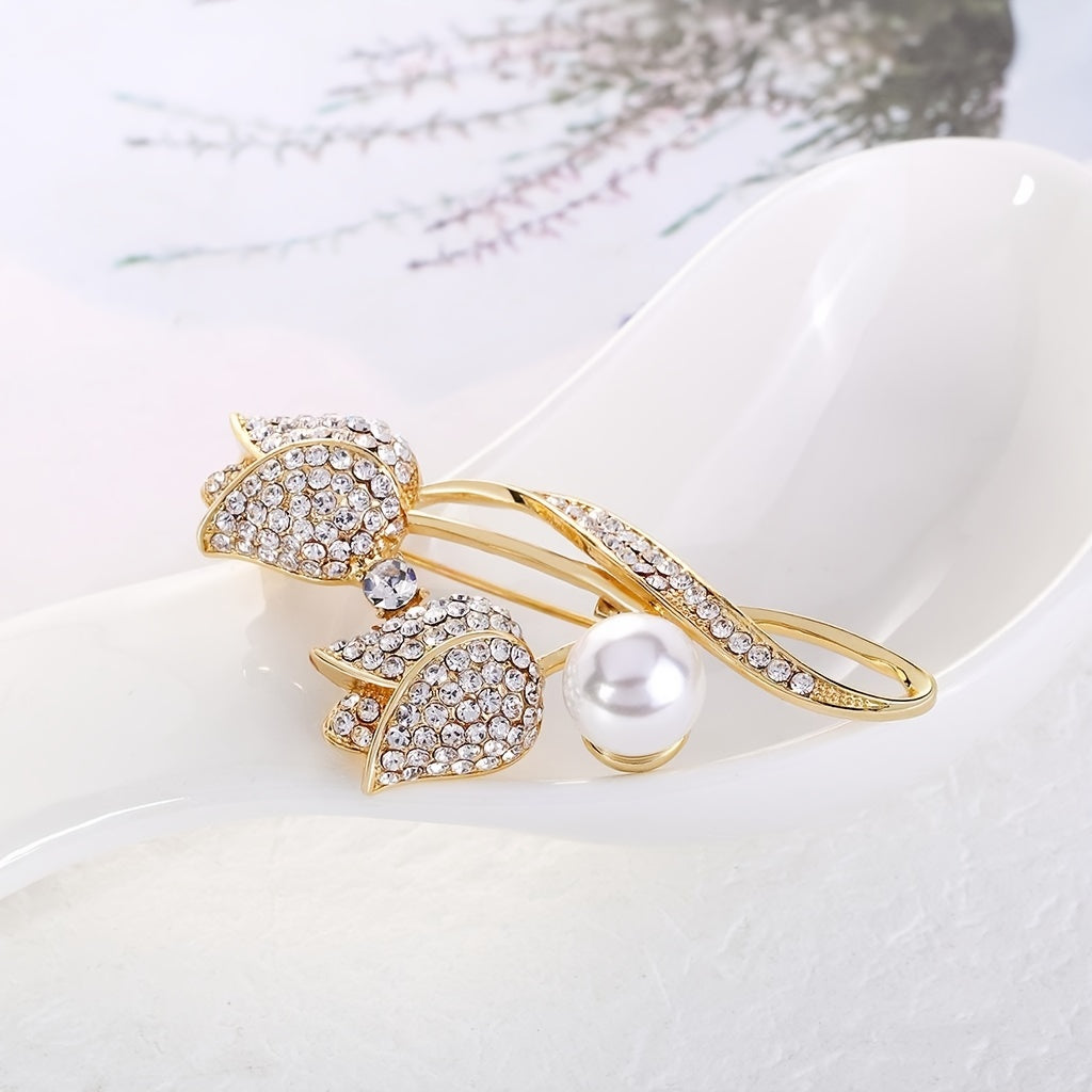 Ayollar uchun oltin gullari bilan bezatilgan brosh uchun kostyumlar va ko'ylaklar