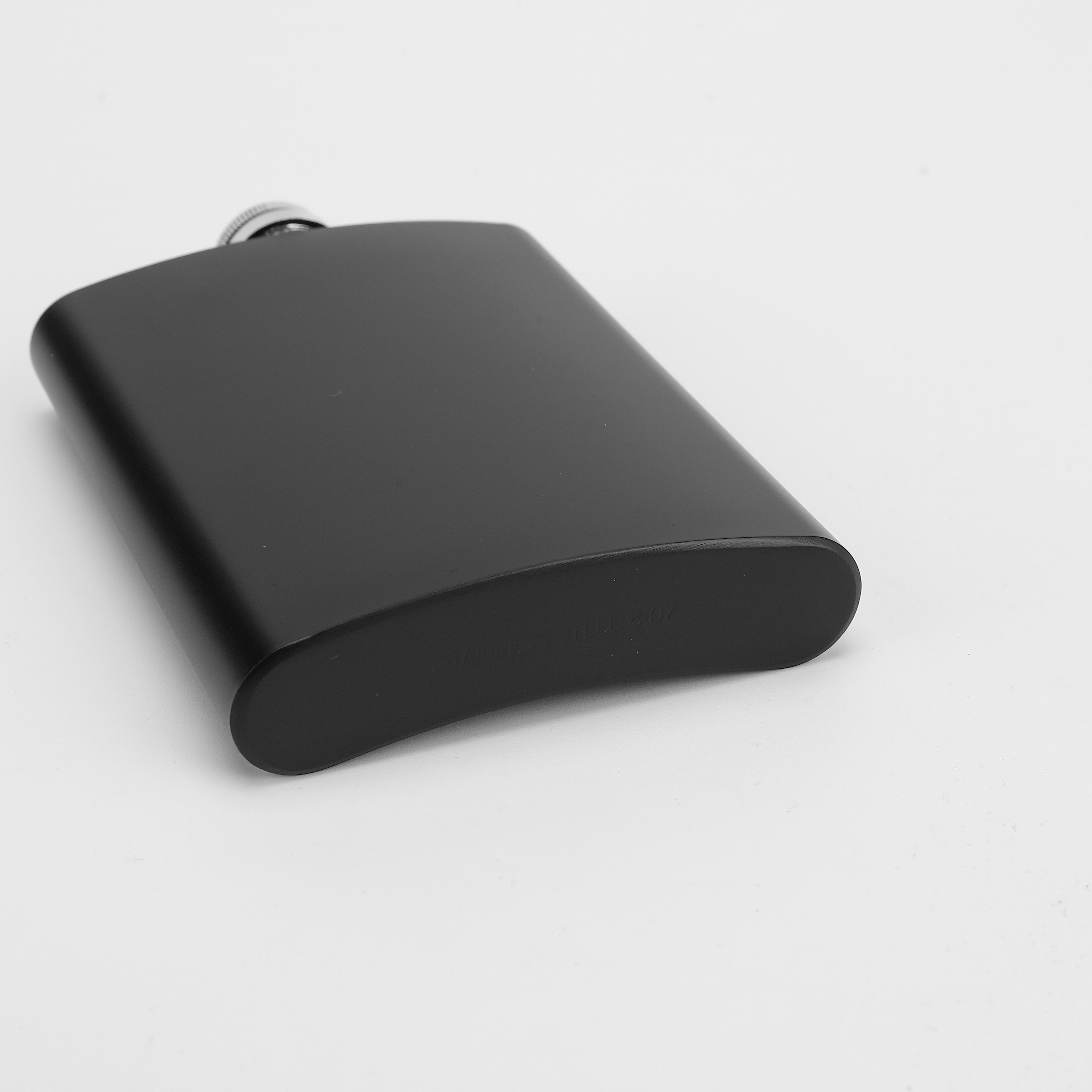 Termo de acero inoxidable negro mate de 7 oz para actividades al aire libre y fiestas