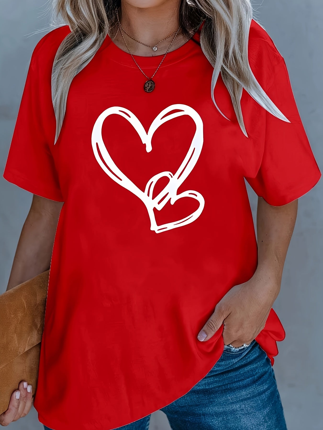 Plus Size Women's White Heart Shaped Graphic T-Shirt Casual Summer Top