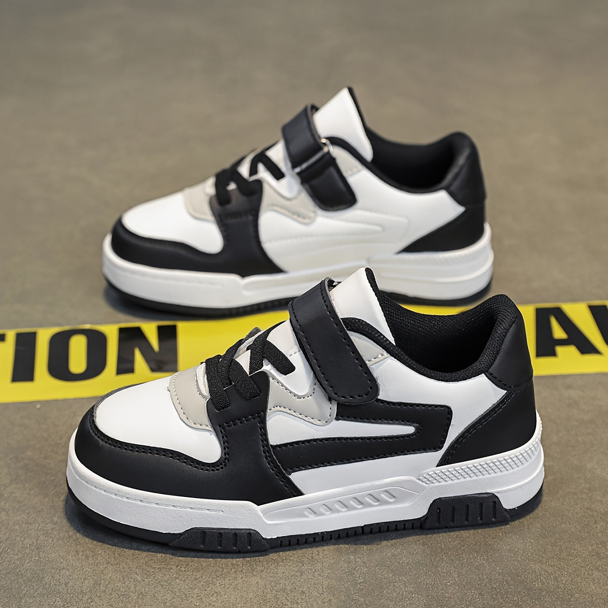 Boys' Casual Sneakers Black White Grey Breathable Non-slip Hook-and-loop Durable Sole