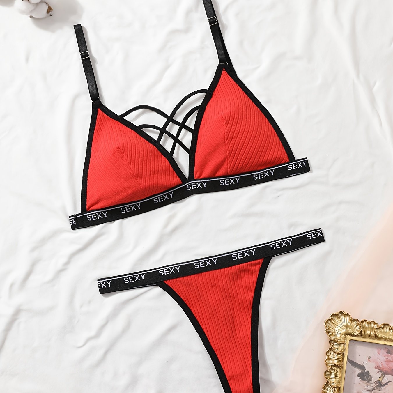 Женский комплект нижнего белья