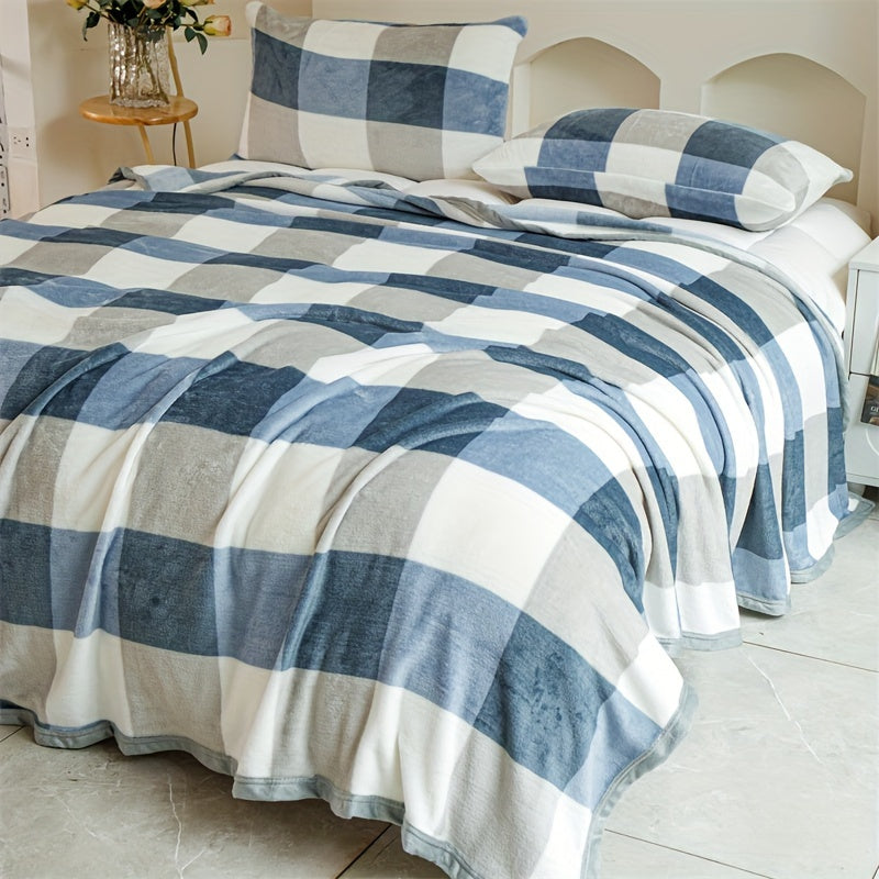 Black and White Floral Flannel Throw Blanket with Lace Embellishments All-Season Hypoallergenic Machine Washable