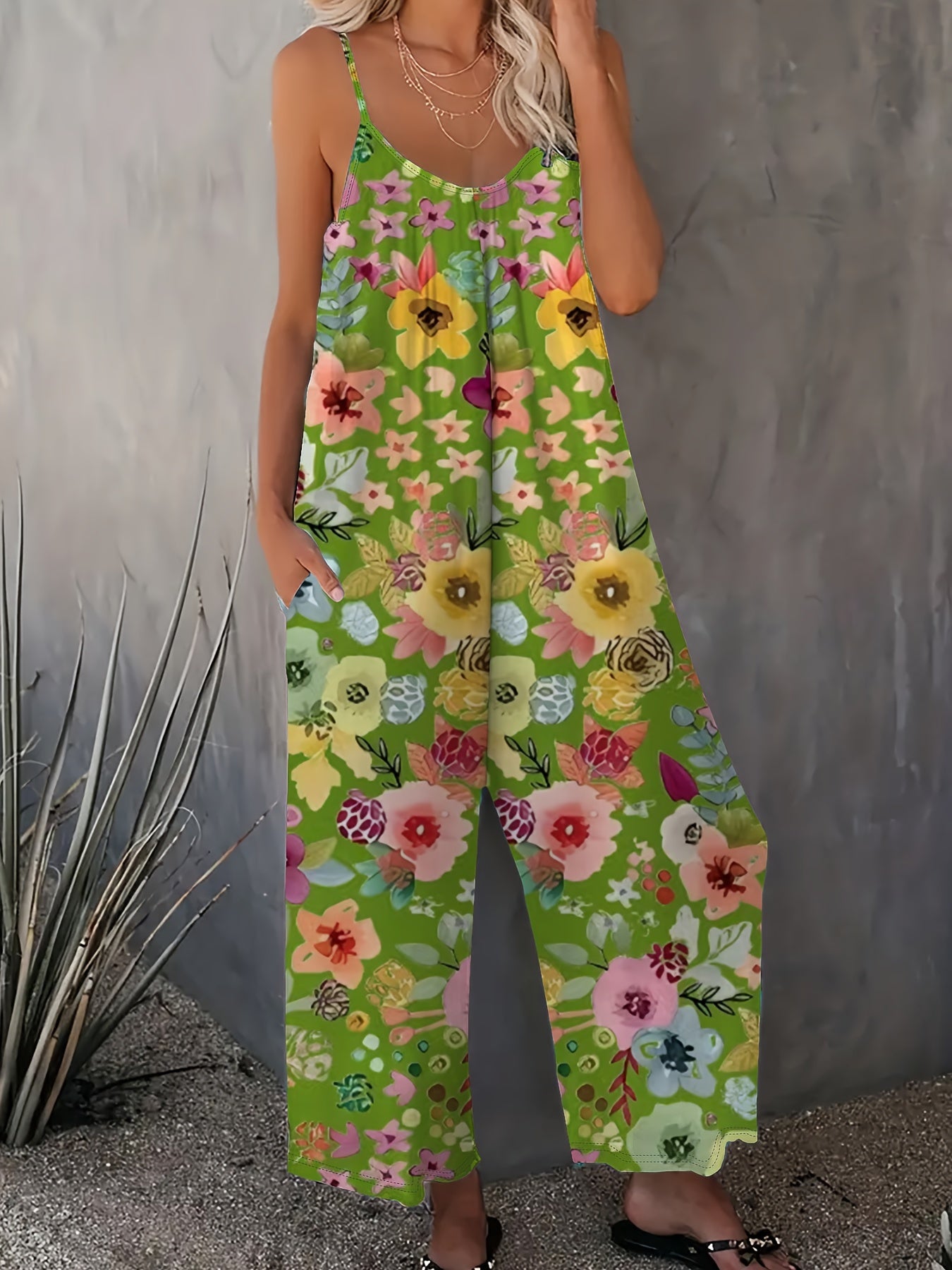 Plus Size Women's Floral Wide-Leg Jumpsuit with Pockets for Summer Vacation