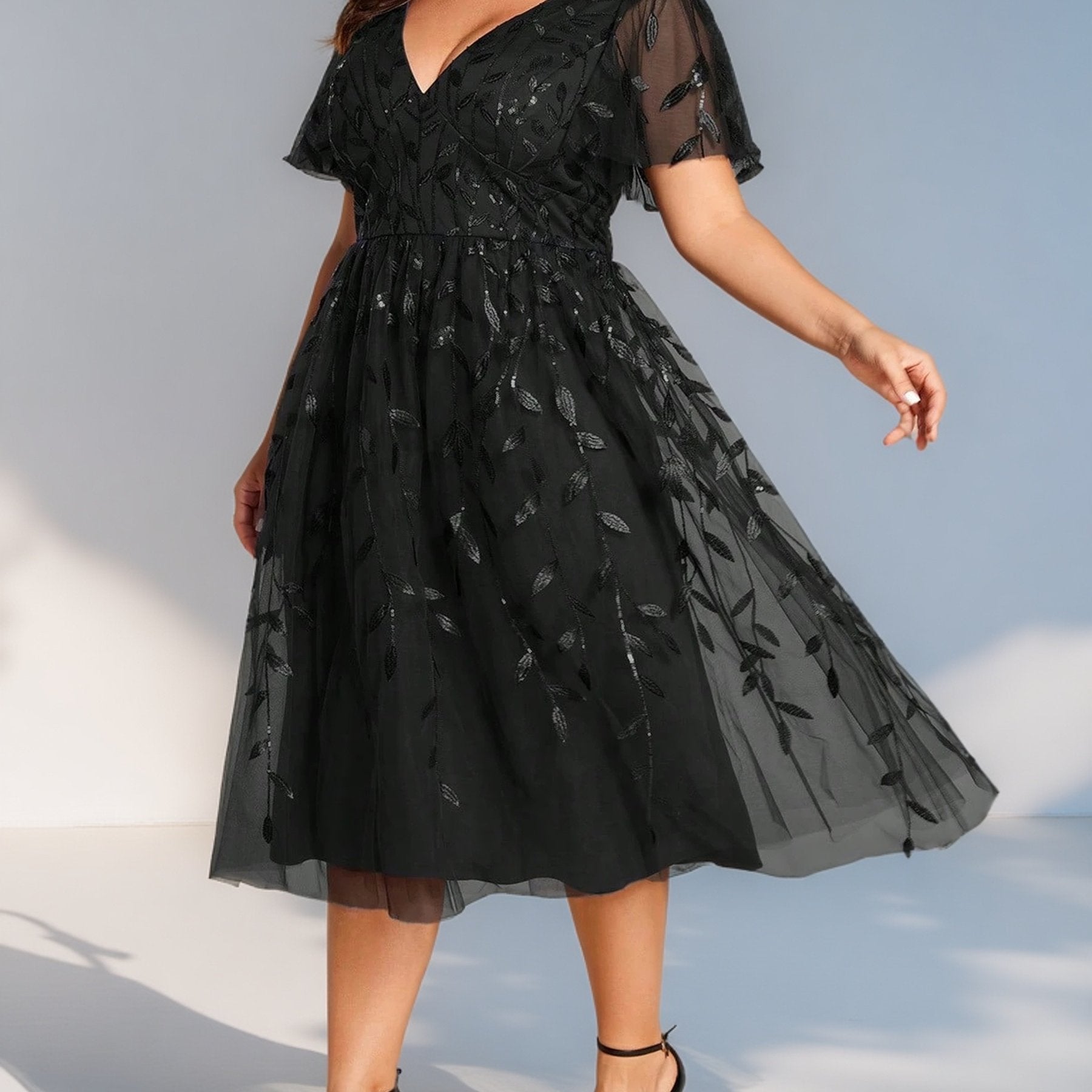 Plus Size Women's Mesh Cocktail Dress for Evening Parties and Formal Events