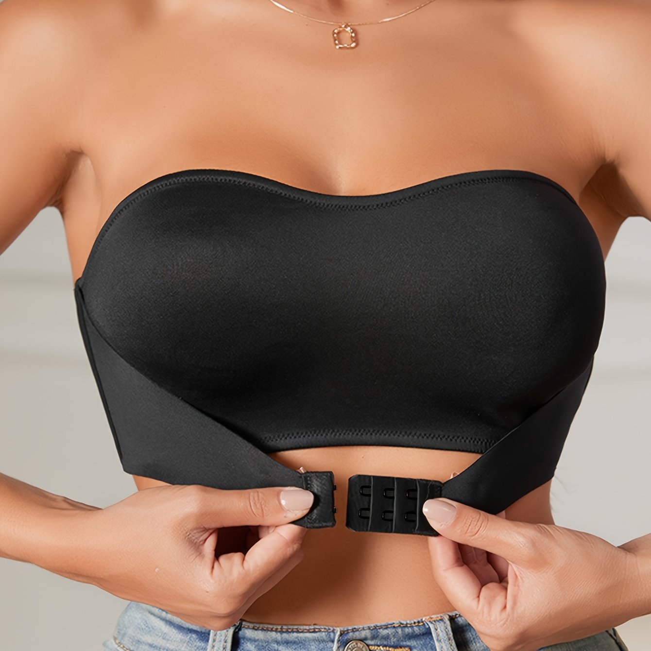 Women's Strapless Bandeau Bra with Removable Pads Breathable Nylon Elastane