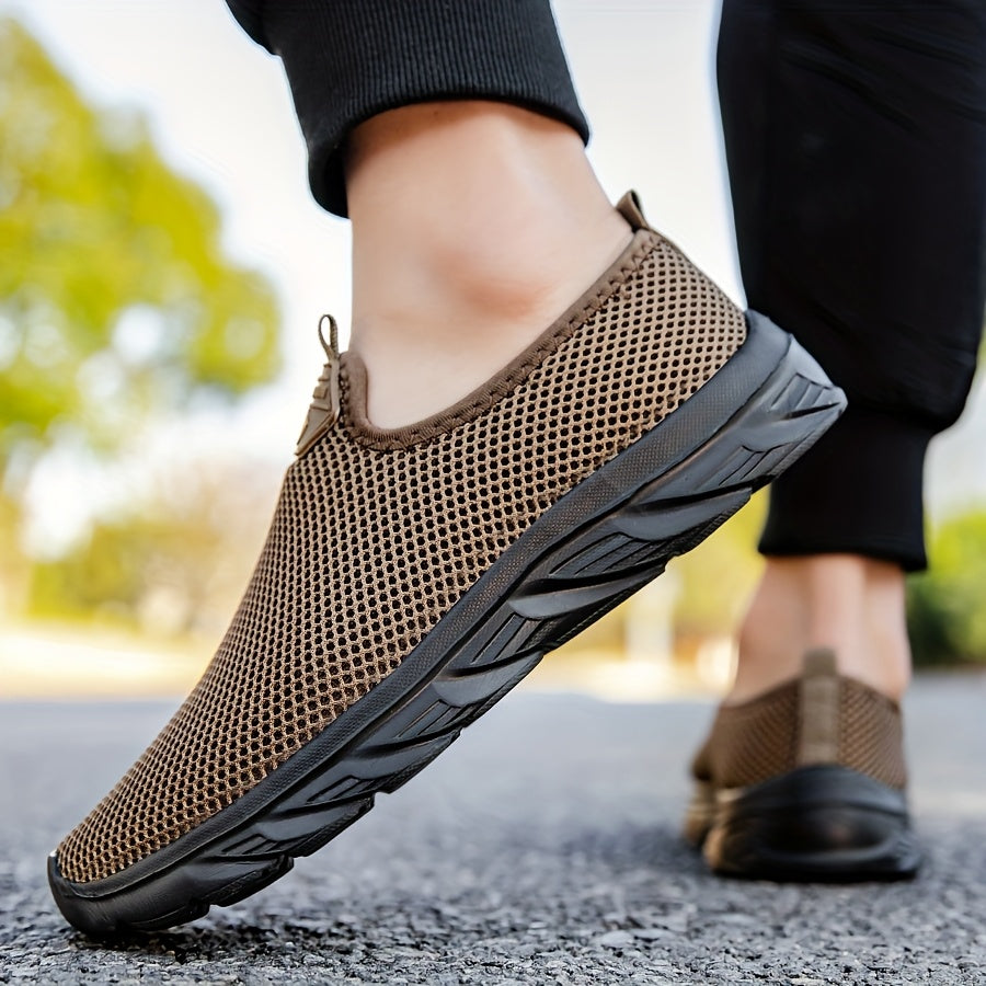 Plus-Size Casual Sports Shoes for Men and Women Mesh Slip-On Low Top All-Season