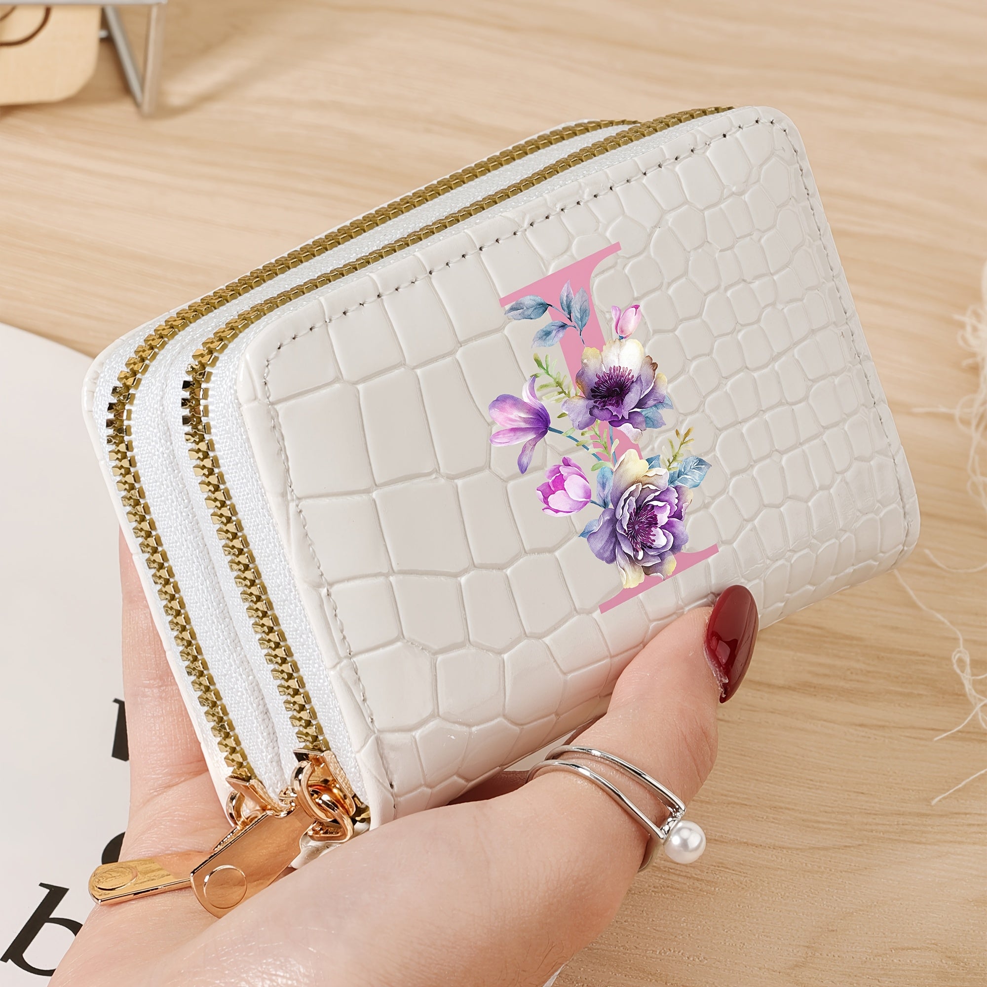 Стильный женский кошелек с крокодиловым узором и дизайном "P", сумка с двойной молнией черного, белого и розового цветов. Модная монетница для путешествий и повседневного использования, школьный аксессуар с текстурой.