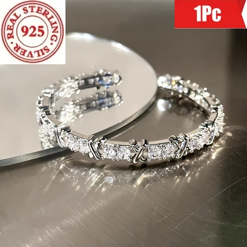 Bu Mozambik toshi va sof 925 oltin burama bilaguzuk moslashuvchan bo'lib, erkaklar va ayollar uchun mos keladi. Bu ochiladigan bilaguzuk bo'lib, u erkaklar, ayollar va har kim uchun mos keladigan ko'p qirrali zargarlik sovg'asi hisoblanadi.