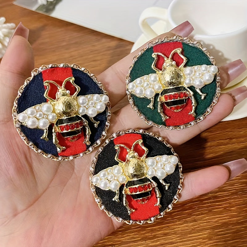 Vintage-Inspired Golden Bee Brooch Pin Alloy Round Jewelry for Bags and Clothing