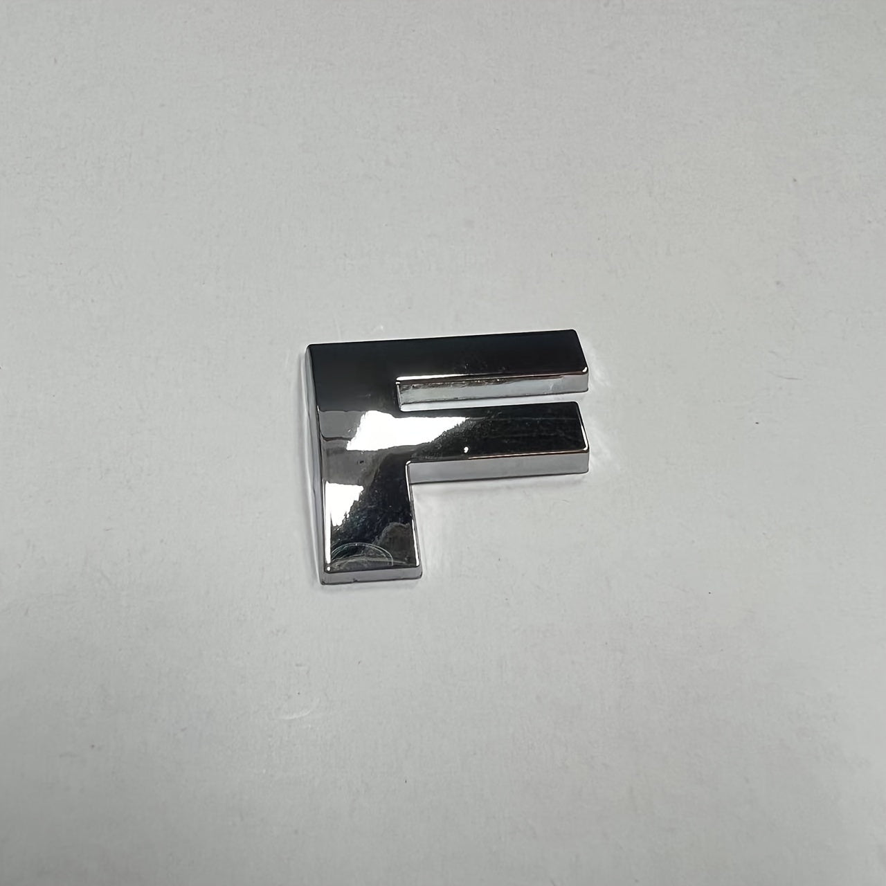 Pegatina para coche con letras y números 3D, emblema dorado y plateado, insignia trasera