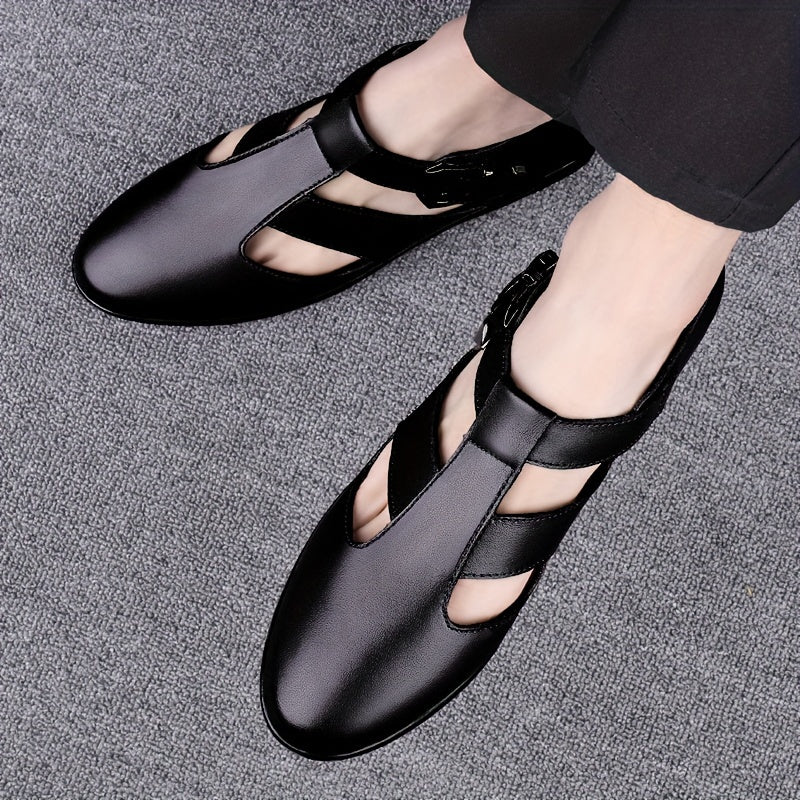 Erkaklar uchun nafas oladigan kesilgan sandallar, moslashtiriladigan tasmali qopqoq va yumshoq taglik bilan qulaylik uchun, qora rangda tasodifiy yozgi/kuzgi kiyimlar uchun mukammal.