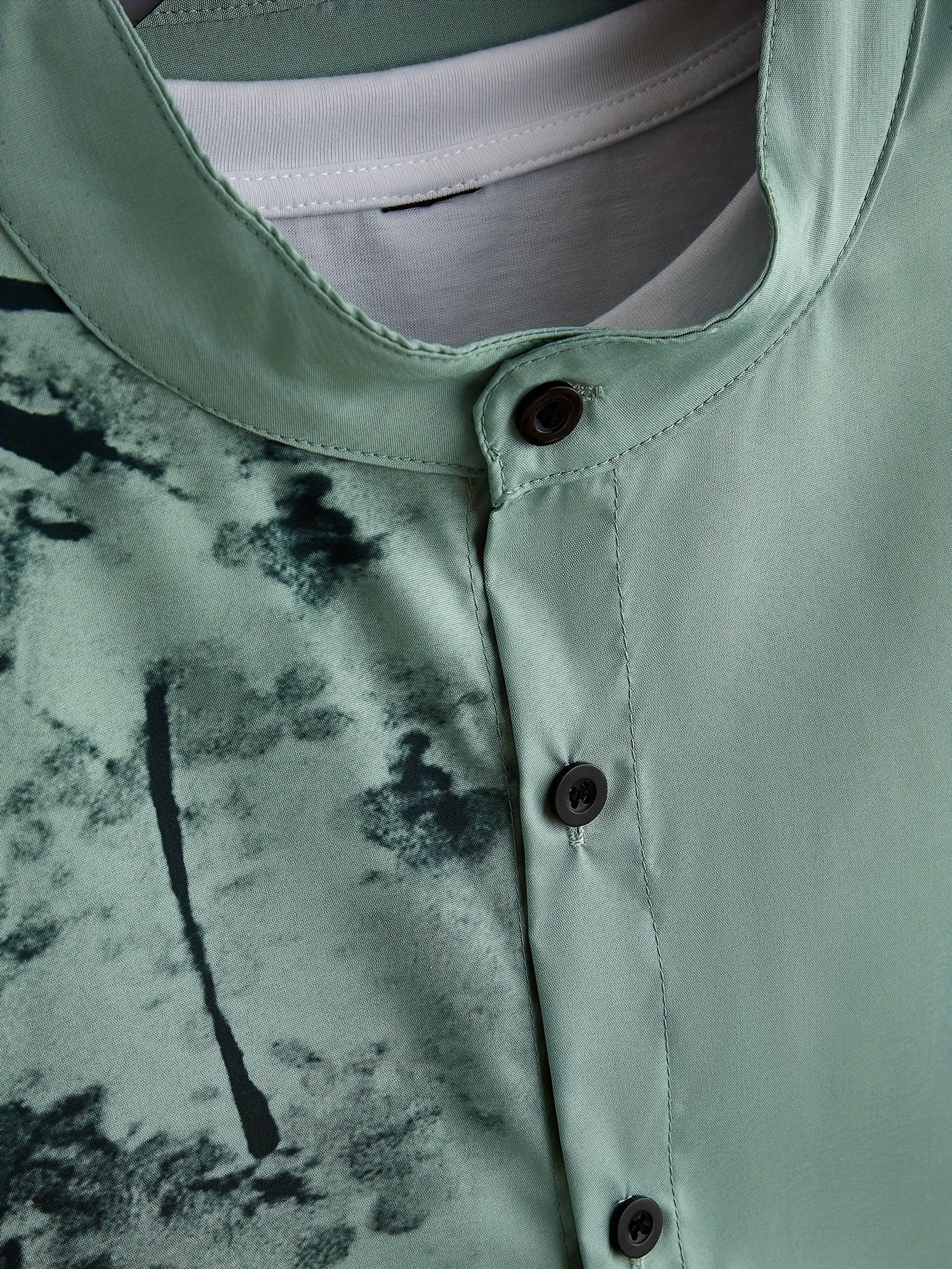 Erkaklar uchun yozgi tasodifiy tugmachali ko'ylak, siyoh yuvish bosma - engil, nafas oladigan polyester, mashinada yuvish mumkin, noyob gullar dizayni, kundalik kiyish va ta'til uchun ideal, erkin kesim, mustahkam