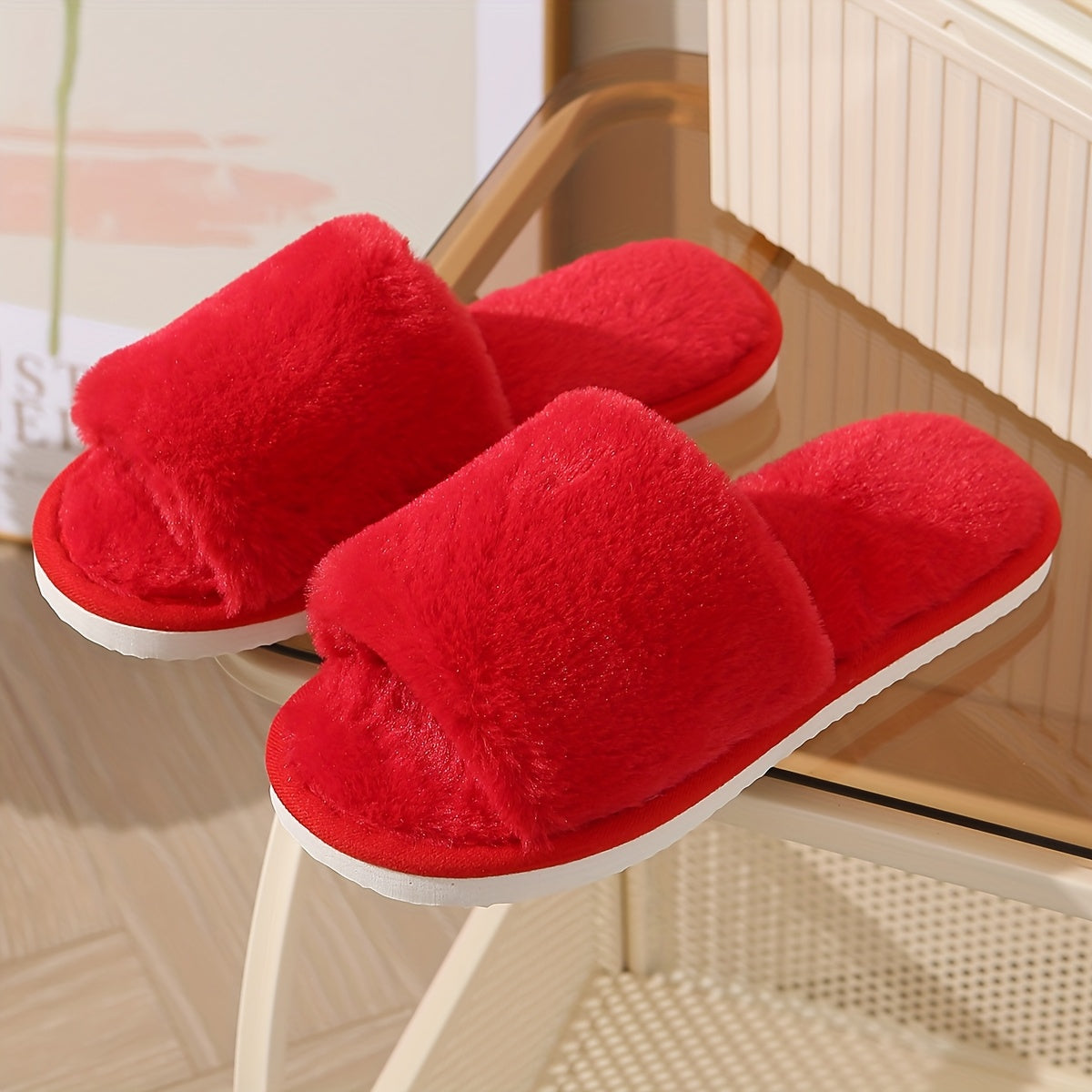 Ayollar uchun qizil fleece shippaklar, yopishqoq bo'lmagan TPR taglik bilan, ichki va tashqi foydalanish uchun