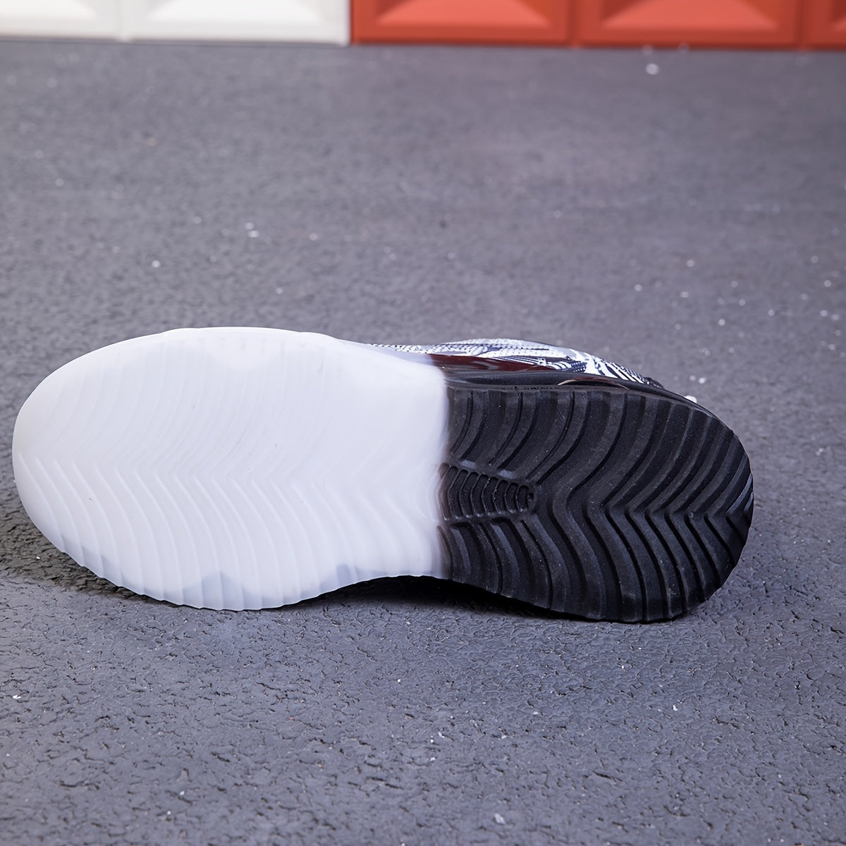 Men's Athletic Sneakers with PVC Sole Breathable Fabric Upper Flame Motif Casual Outdoor