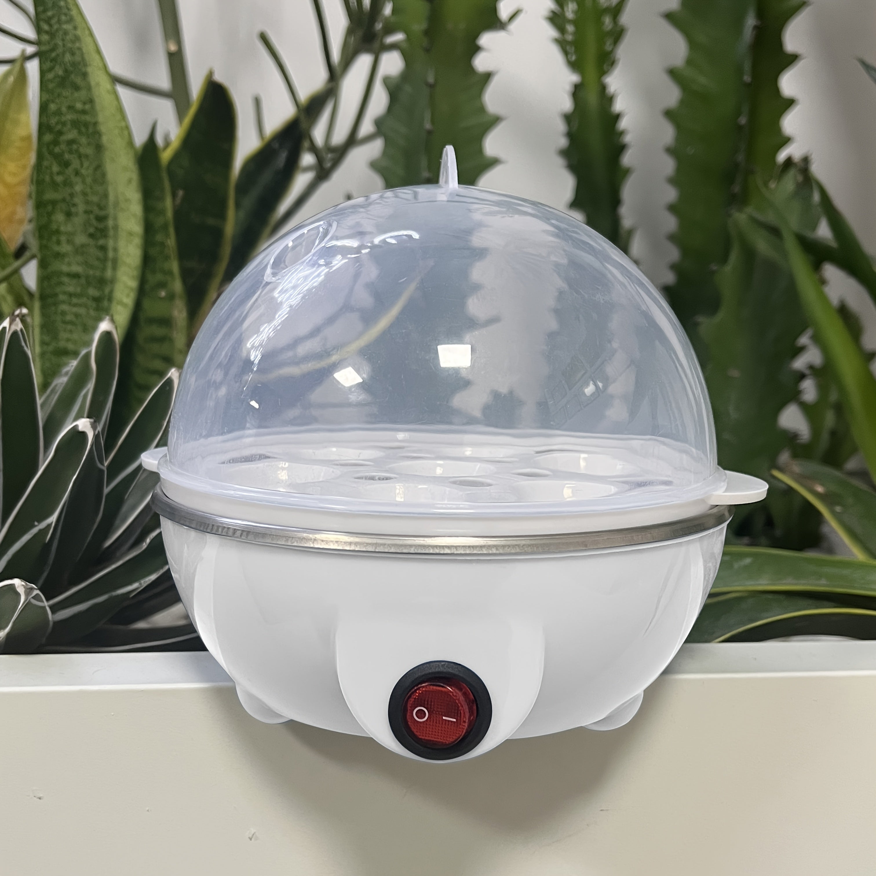 Katta sigimli Evropa uslubidagi qaynash qozoni, shaffof qopqog'i, zanglamaydigan po'latdan tayanch, avtomatik tuxum ushlagichi bilan. Tuxum va sabzavotlarni bug'lash uchun ideal, foydali nonushta uchun mukammal. Ajoyib sifatida