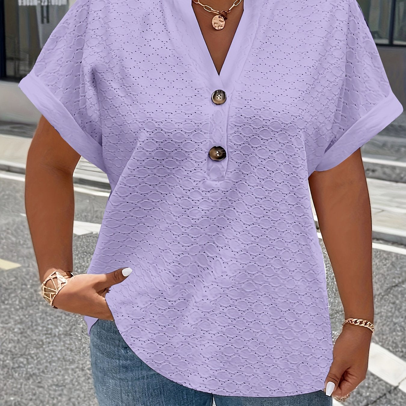 Women's Plus Size Solid Eyelet V-Neck T-Shirt for Spring and Summer