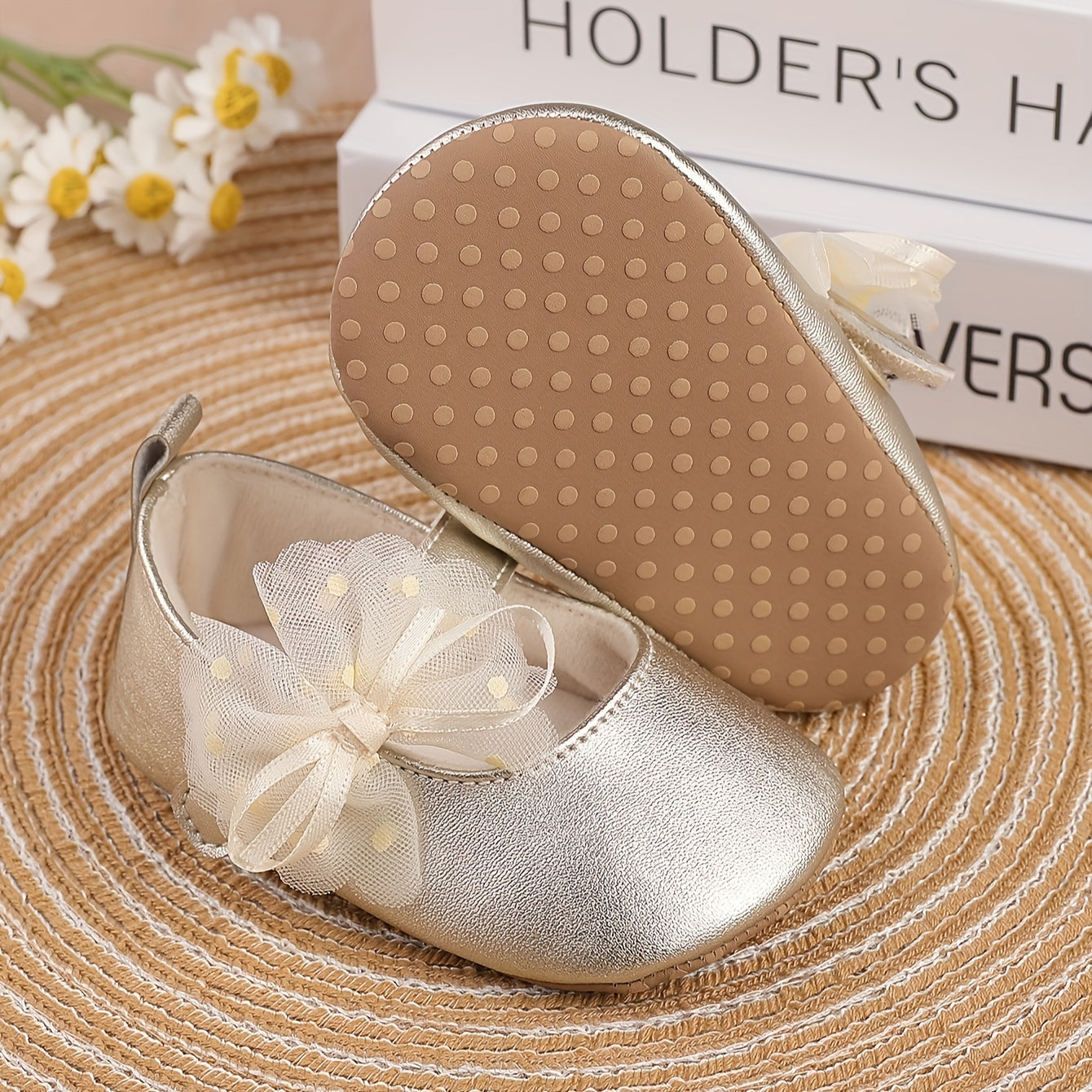 Bahor va kuzda yurishni o'rganishda yordam beradigan PU shabadasi bilan bog'langan Mary Jane chaqaloq qizlar uchun poyabzal va Sehrli lenta