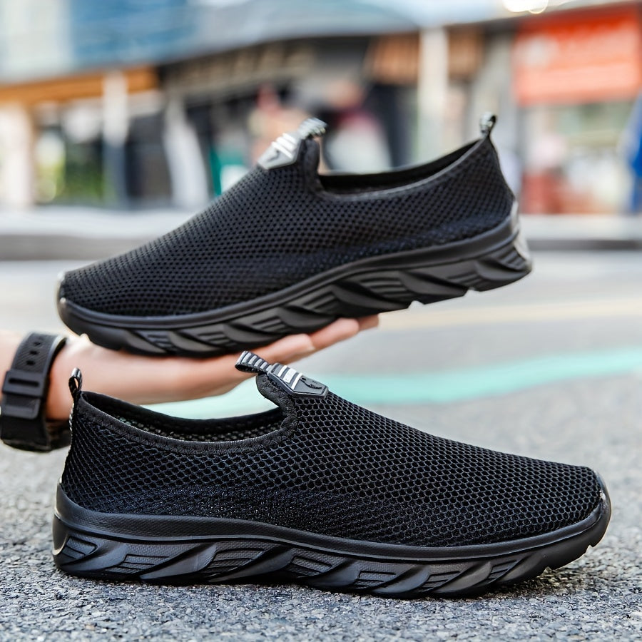 Plus-Size Casual Sports Shoes for Men and Women Mesh Slip-On Low Top All-Season