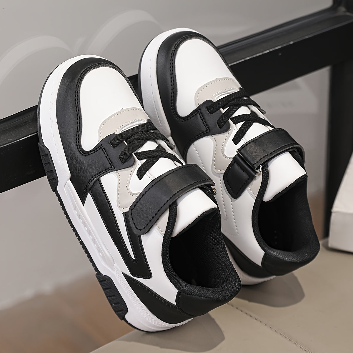 Boys' Casual Sneakers Black White Grey Breathable Non-slip Hook-and-loop Durable Sole