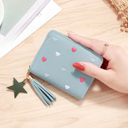 1 dona Honey Girl ayollar uchun hamyon, tassel fermuarli tangalar sumkasi, kredit karta joylari, ingichka moslashuv, PVC sun'iy charm, qora/gray/qizil tasodifiy print dizayni.